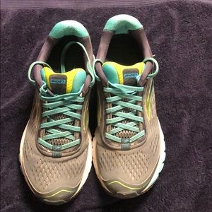 Brooks ghost running shoes